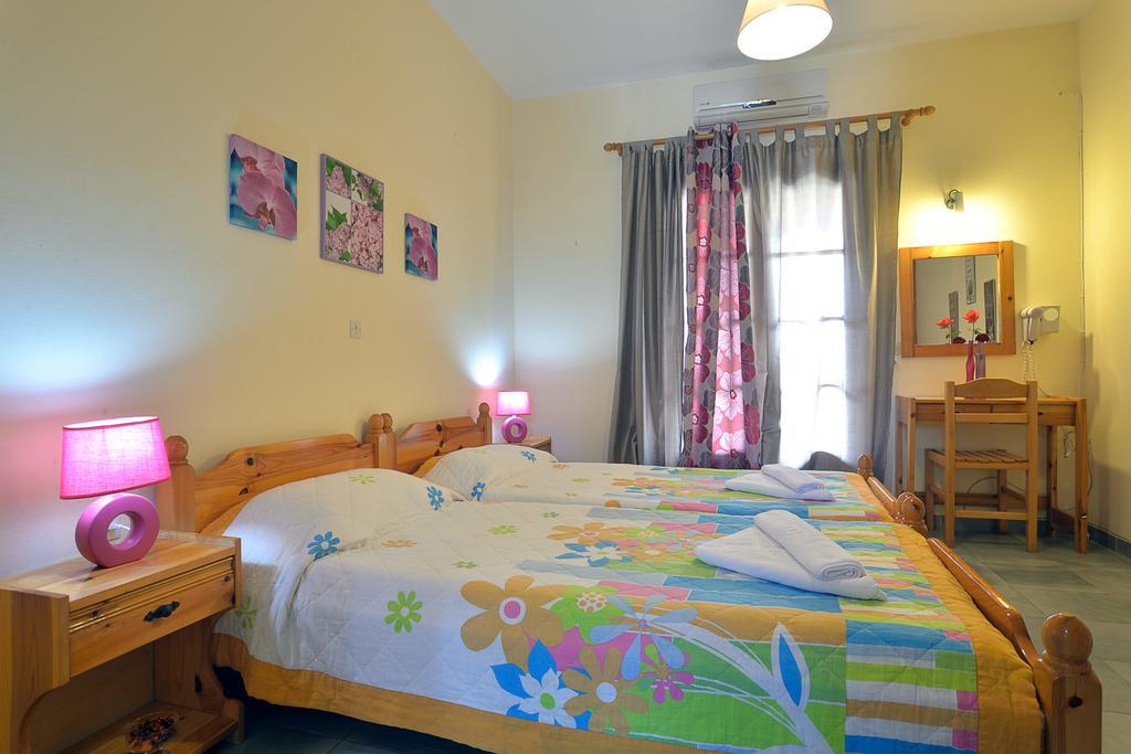 Feeloxenia Corfu Apartments Acharavi  Bilik gambar